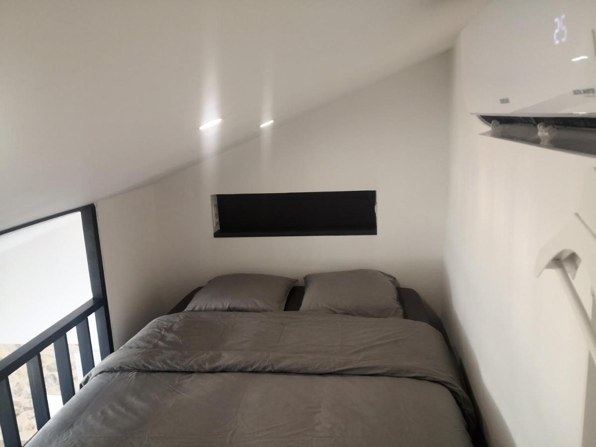 Orange Theatre Apartment *